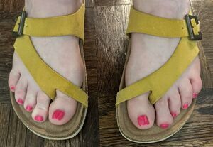 Yokono Spain Yellow Suede Toe Loop Comfort Sandals Women 7.5